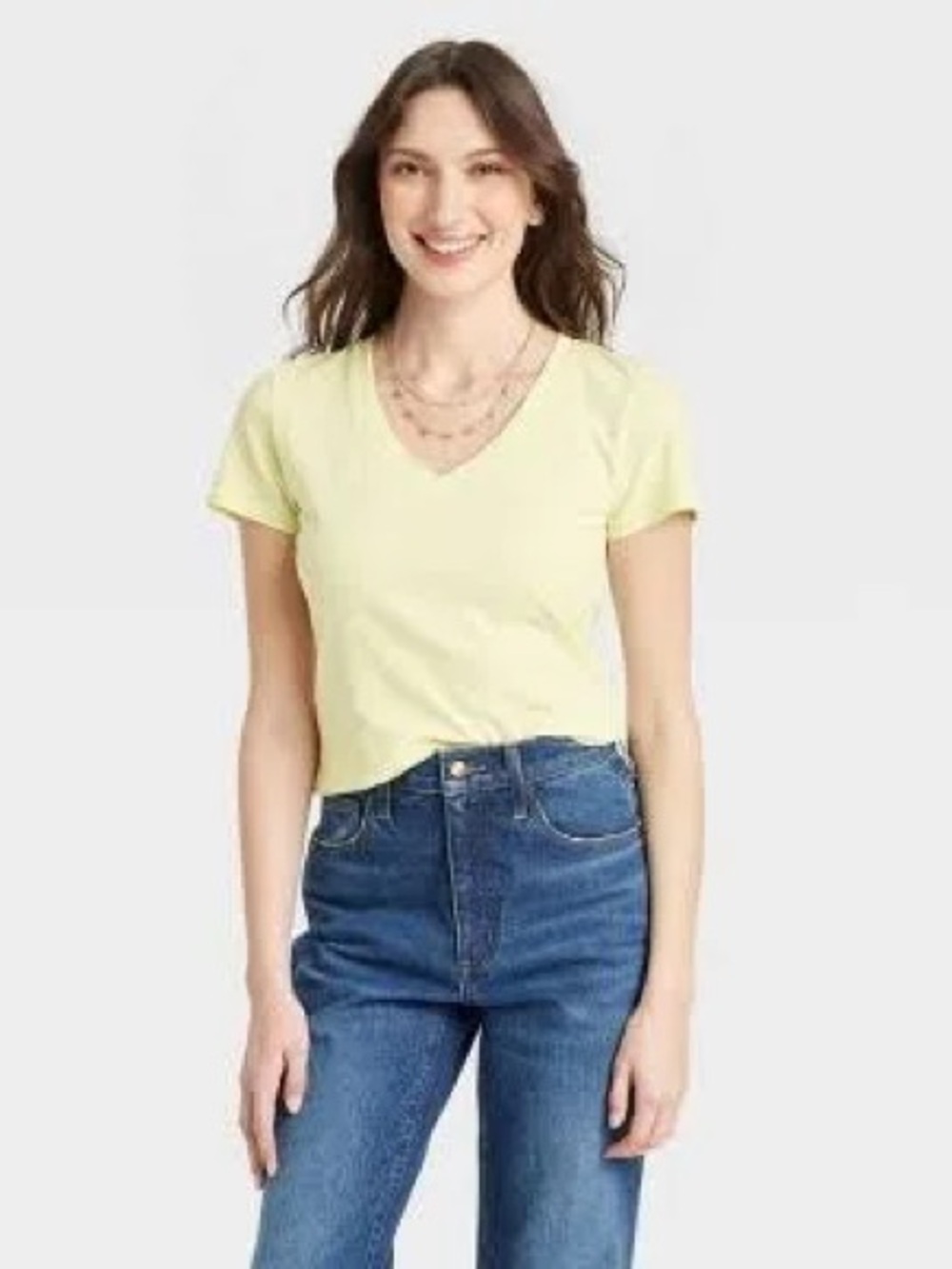 Universal Thread Women's Light Yellow V-Neck Short Sleeve Tee